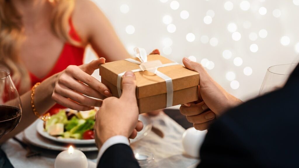 Best Food & Dining Experience Gifts for Food Lovers in 2026